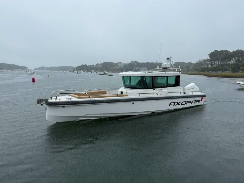 2020 Axopar 28 Cabin w/Wet Bar