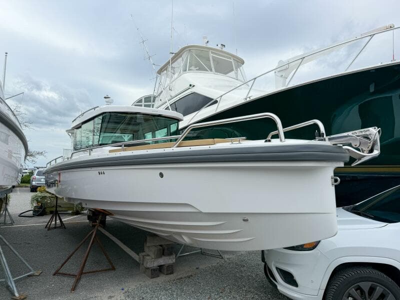 2020 Axopar 28 Cabin w/Wet Bar