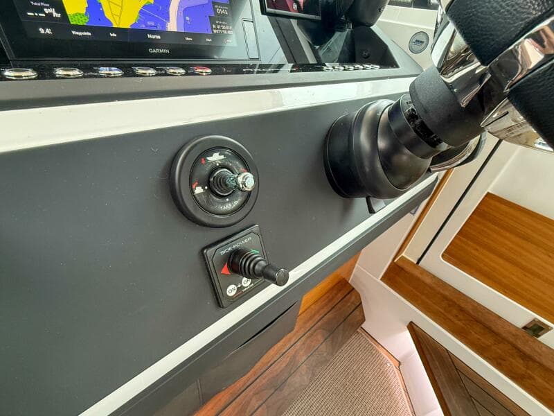 2020 Axopar 28 Cabin w/Wet Bar