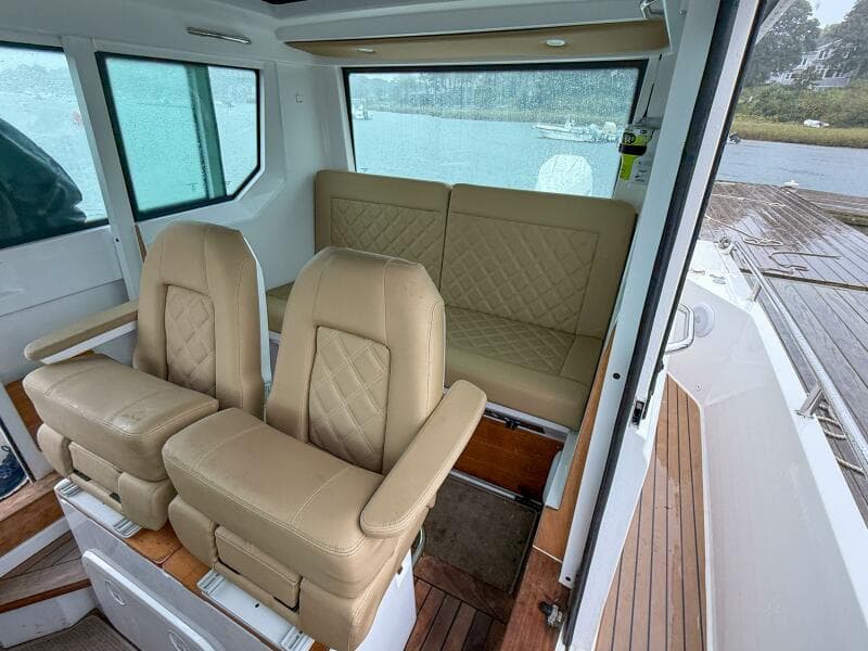 2020 Axopar 28 Cabin w/Wet Bar