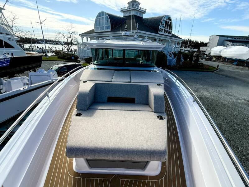 2024 Axopar 45 XC Cross Cabin