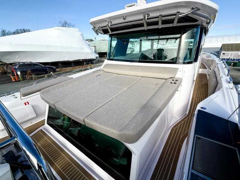 2024 Axopar 45 XC Cross Cabin