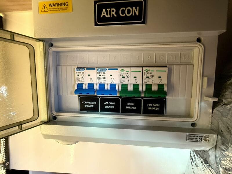 2024 Axopar 45 XC Cross Cabin