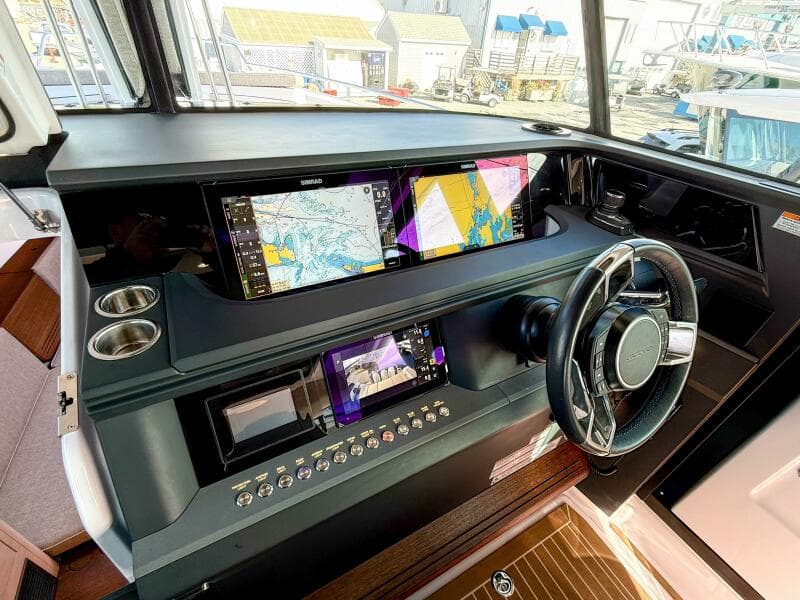 2024 Axopar 45 XC Cross Cabin