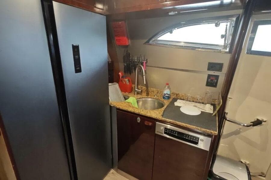 2002 Ferretti Yachts 720