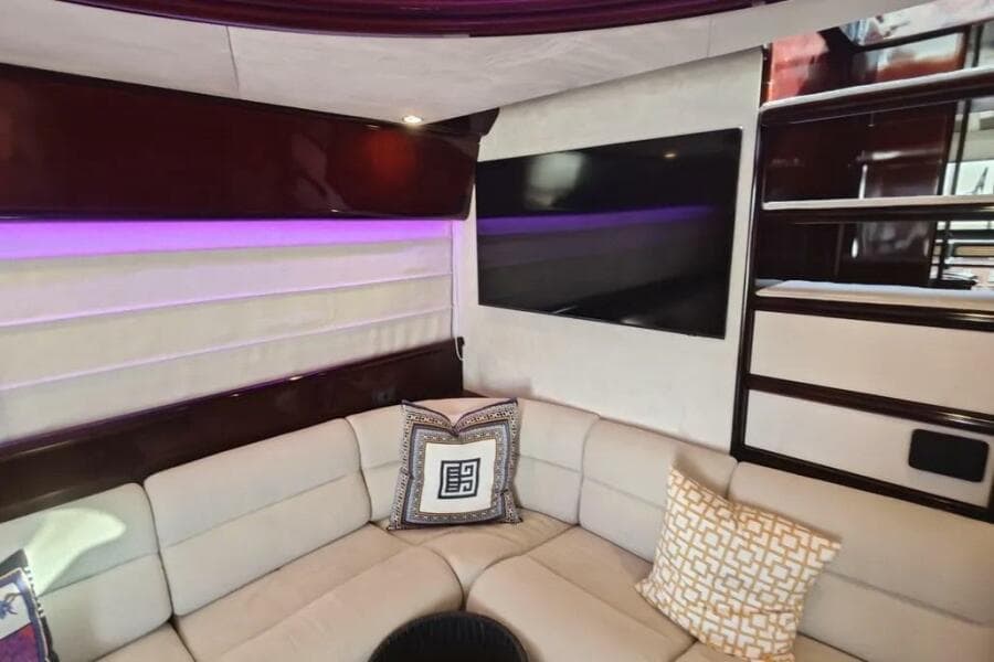 2002 Ferretti Yachts 720