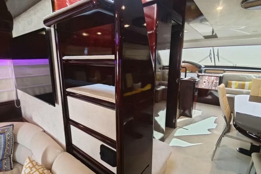 2002 Ferretti Yachts 720