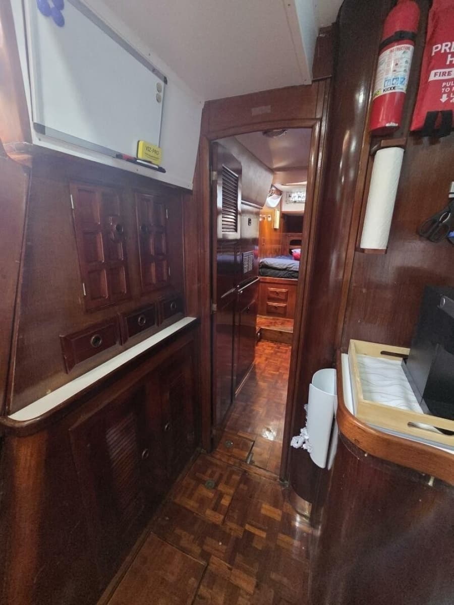 1985 Endeavour 51 - Photo 18