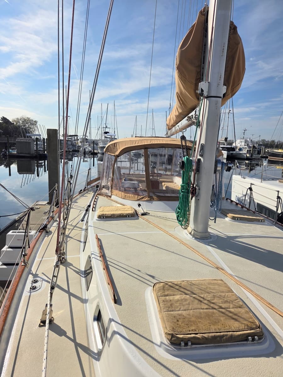 1985 Endeavour 51 - Photo 7