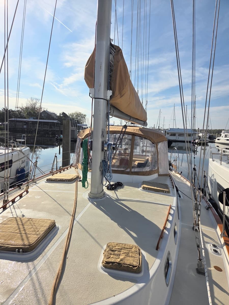 1985 Endeavour 51 - Photo 8