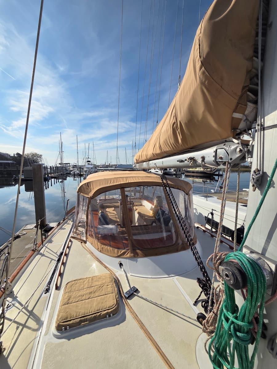 1985 Endeavour 51 - Photo 9