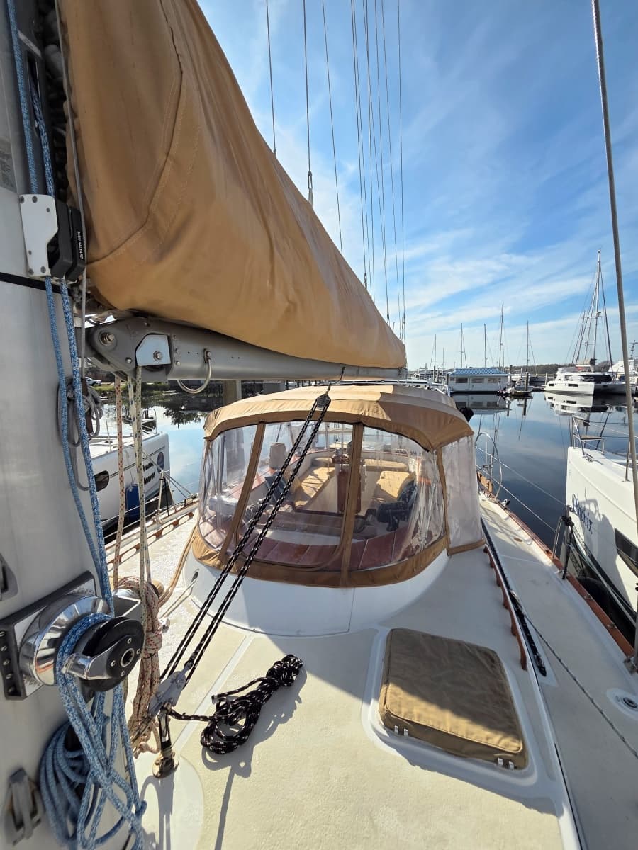 1985 Endeavour 51 - Photo 10
