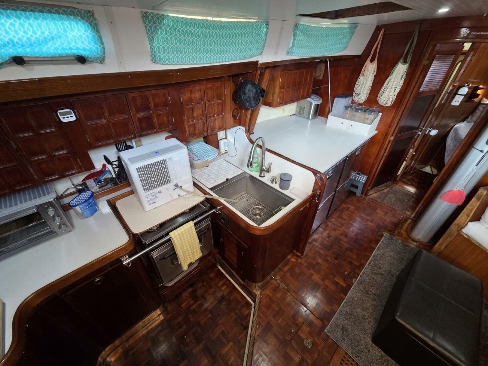 1985 Endeavour 51 - Photo 6