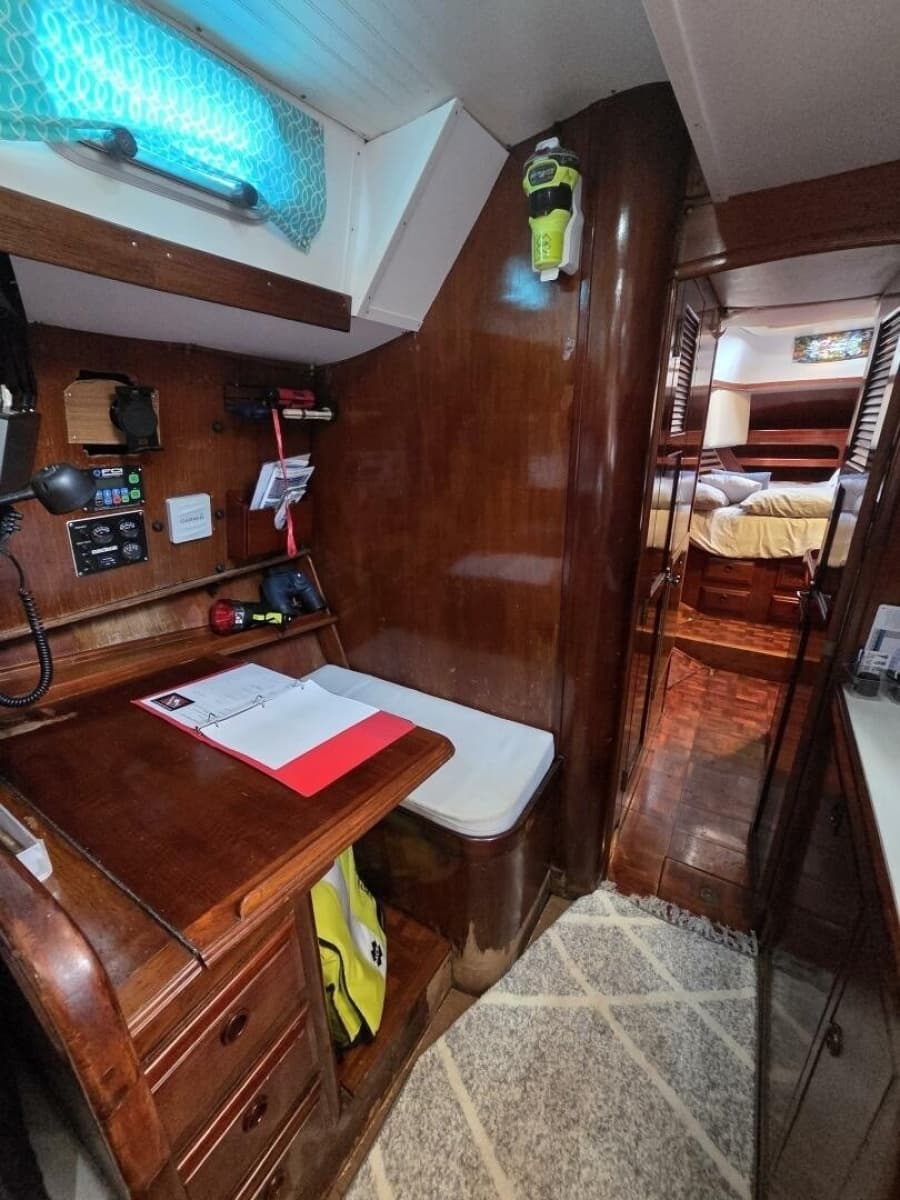 1985 Endeavour 51 - Photo 15