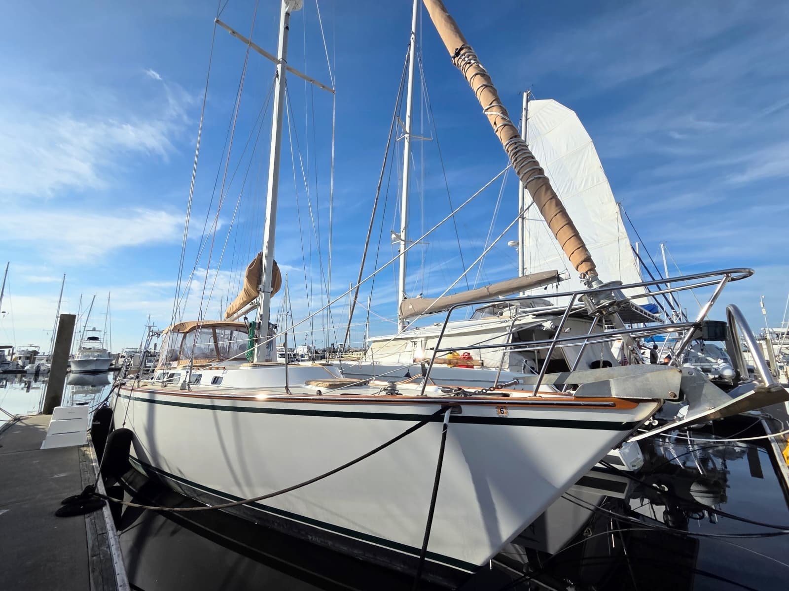 1985 Endeavour 51 - Photo 2