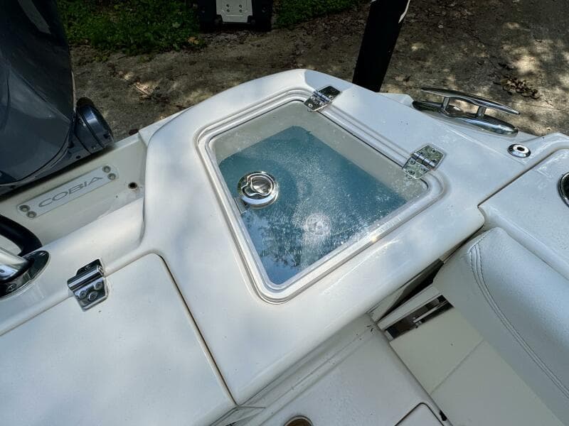 2022 Cobia 280 DC