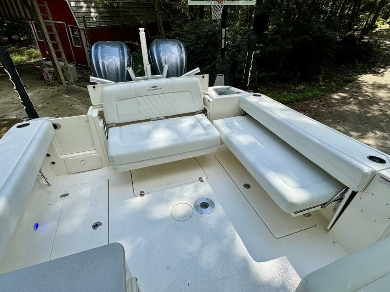 2022 Cobia 280 DC