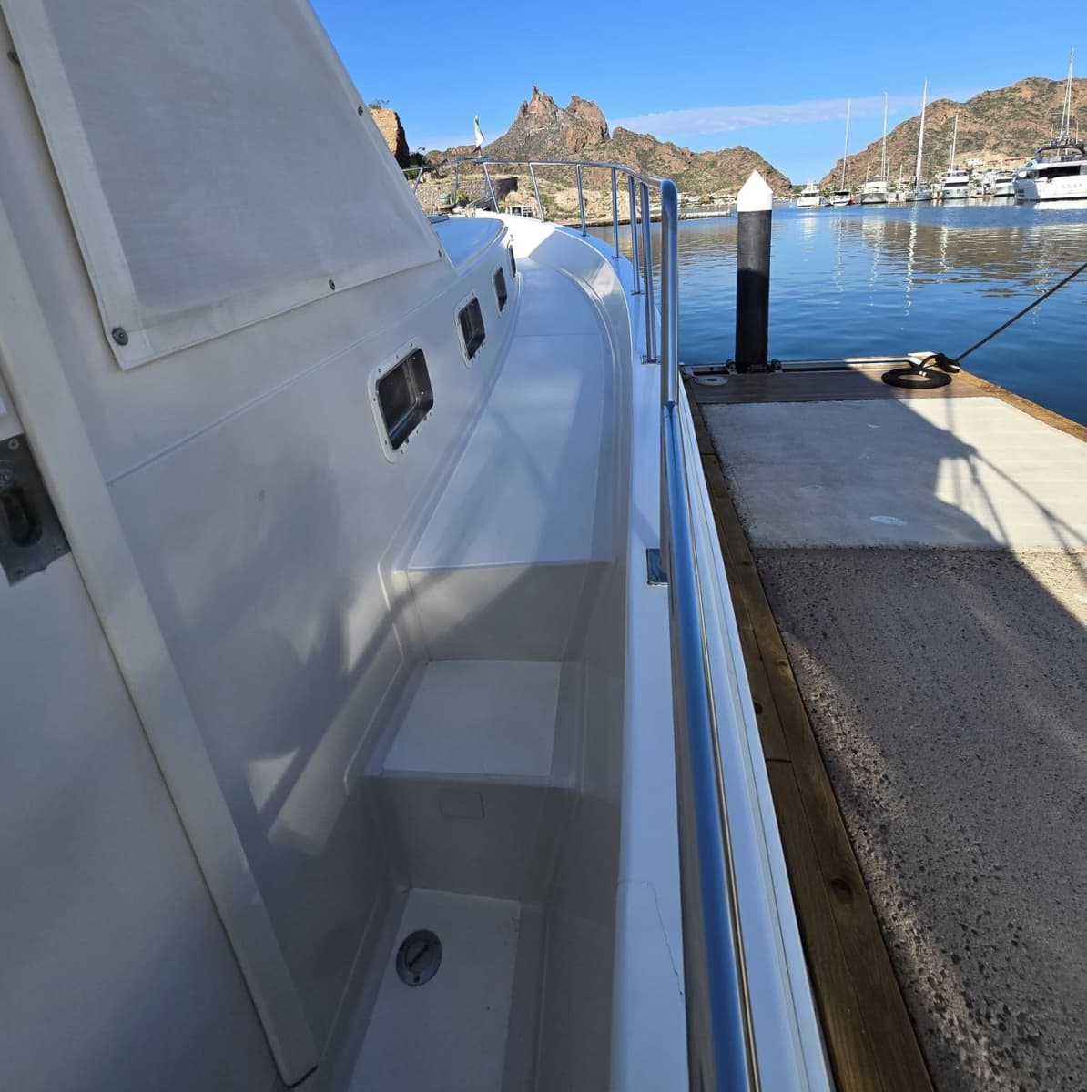 1989 Offshore Yachts 48 Sedan