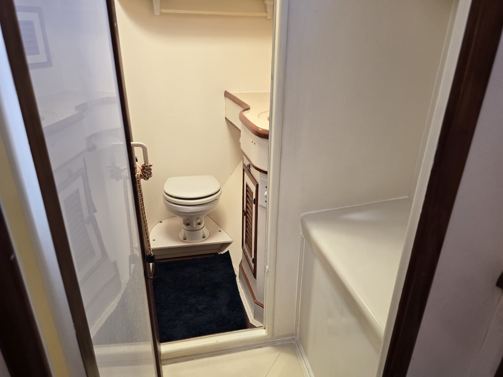 1989 Offshore Yachts 48 Sedan