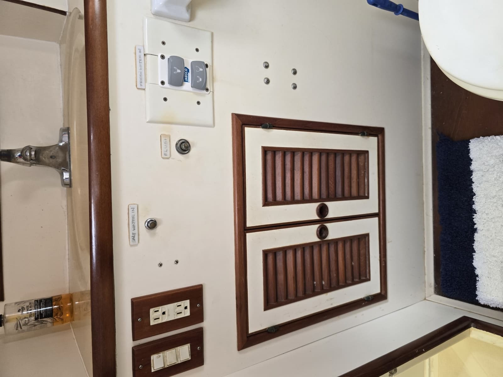 1989 Offshore Yachts 48 Sedan