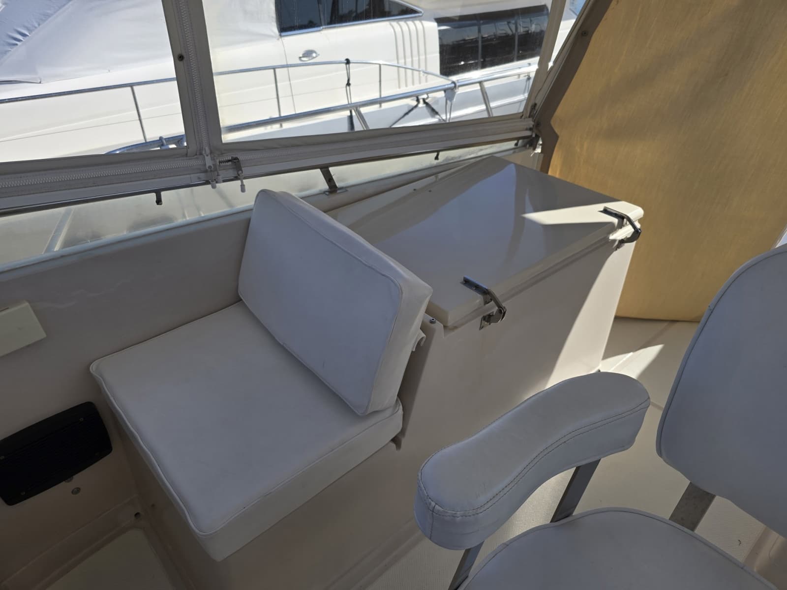 1989 Offshore Yachts 48 Sedan