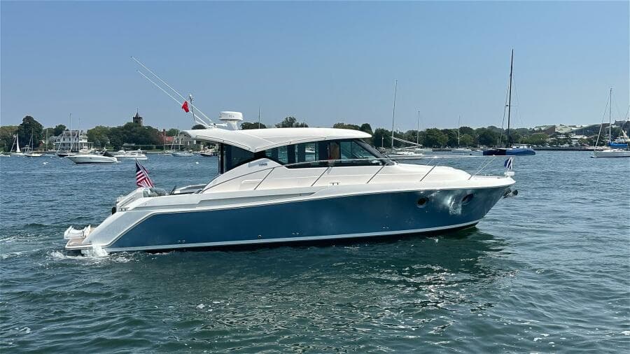 2017 Tiara Yachts C39 Coupe