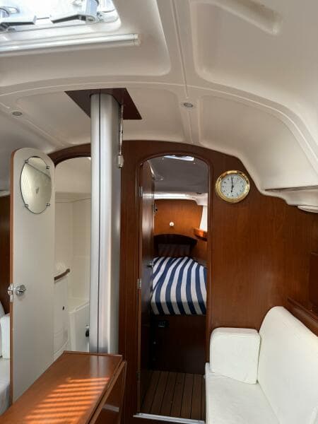 Head Access & V-Berth