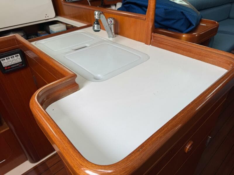 2002 Beneteau 361