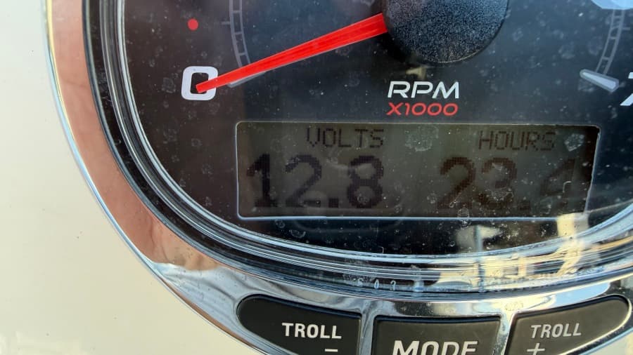 2025 Aquila 54 ENCLOSED BRIDGE