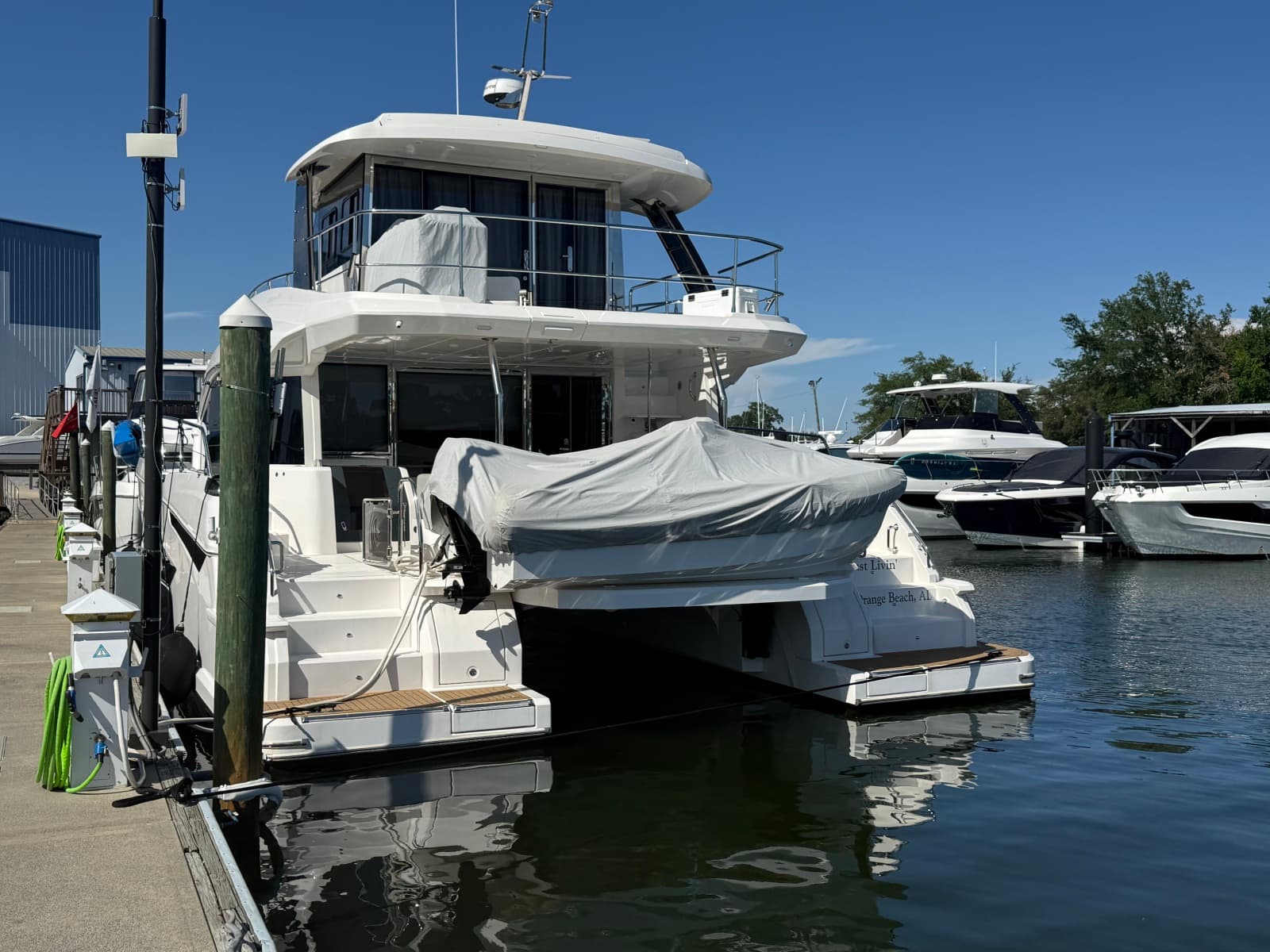 2025 Aquila 54 ENCLOSED BRIDGE - Photo 3