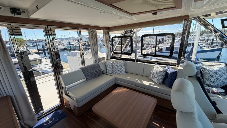 2025 Aquila 54 ENCLOSED BRIDGE