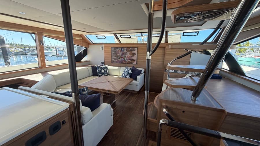 2025 Aquila 54 ENCLOSED BRIDGE