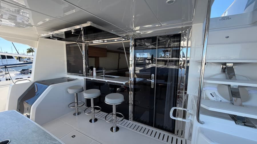 2025 Aquila 54 ENCLOSED BRIDGE