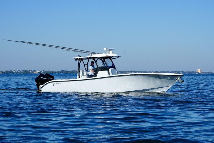 Yellowfin 32 Luhn 32- Profile