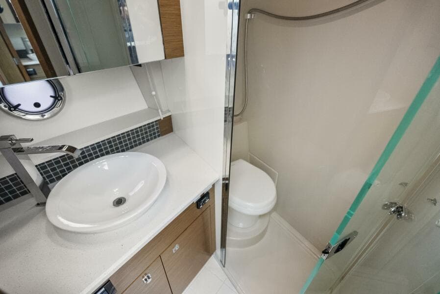 2014 Cruisers Yachts 