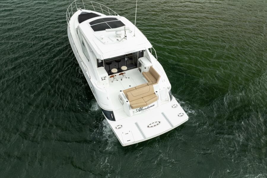 2014 Cruisers Yachts 