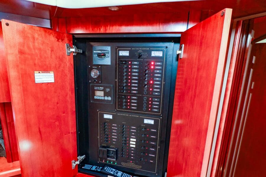 2007 Cruisers 520 Express