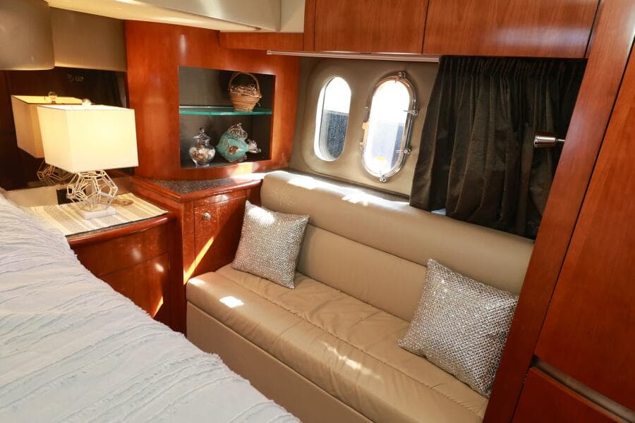 2007 Cruisers 520 Express