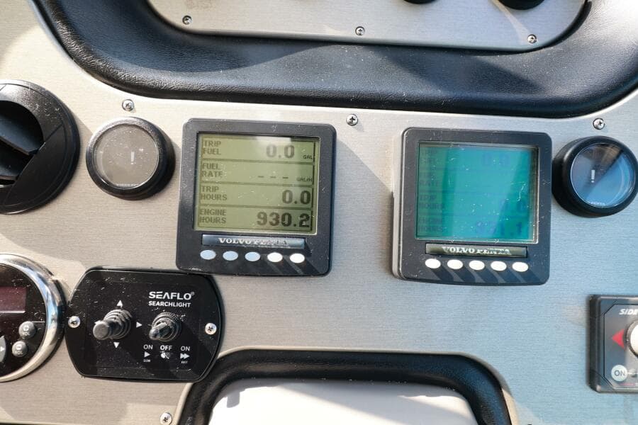 2007 Cruisers 520 Express