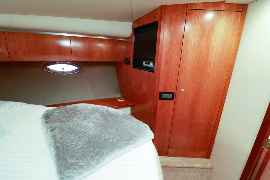 2007 Cruisers 520 Express
