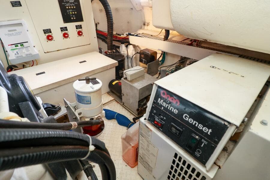 2007 Cruisers 520 Express