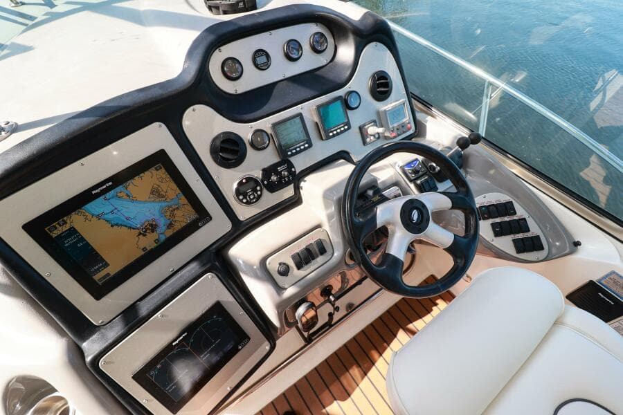 2007 Cruisers 520 Express