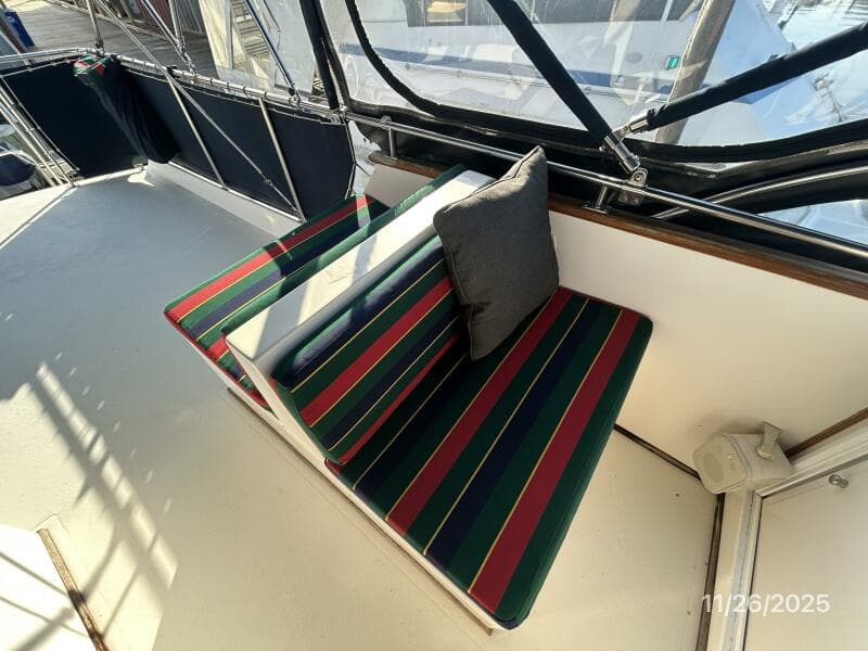 42' Grand Banks flybridge port seating1