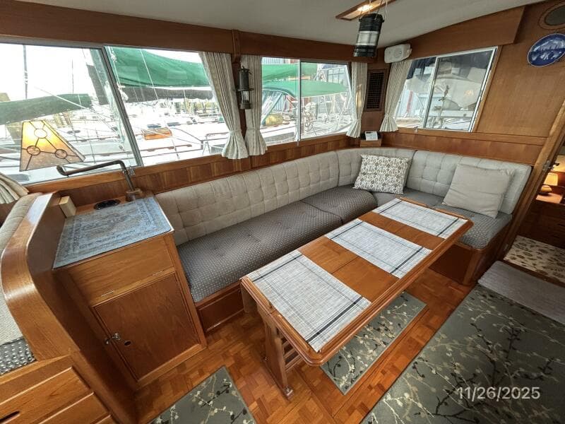 42' Grand Banks salon starboard seating1
