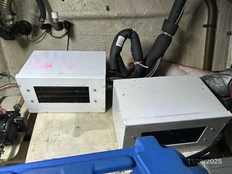 42' Grand Banks refrigeration system