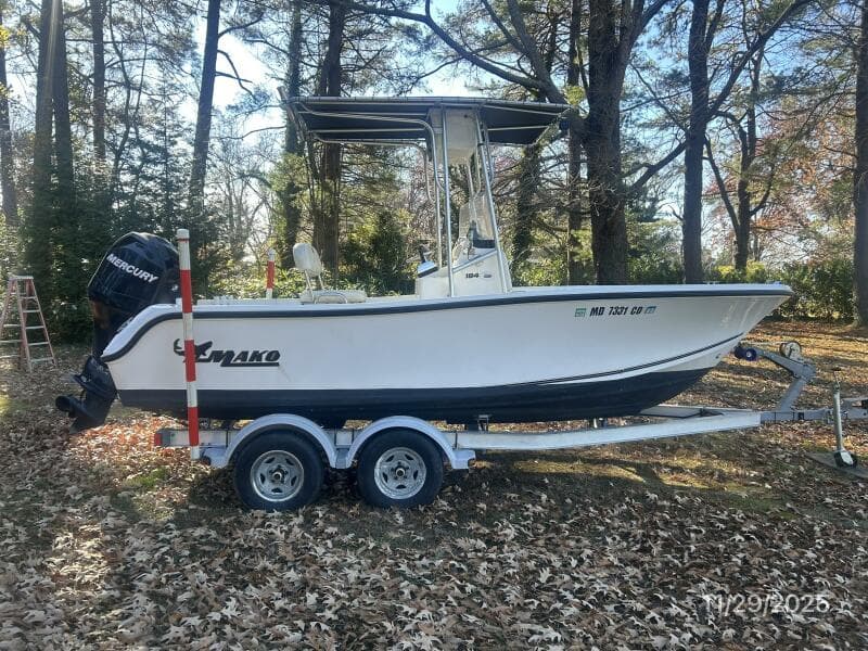 18' Mako starboard profile