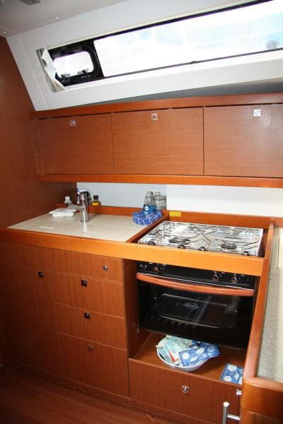 2013 Beneteau Oceanis 41 - Photo 18