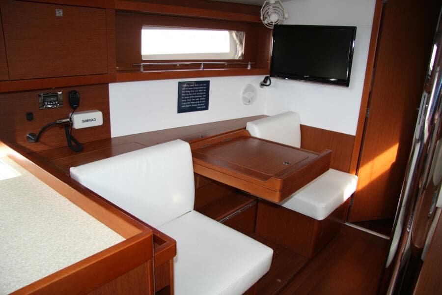 2013 Beneteau Oceanis 41 - Photo 13