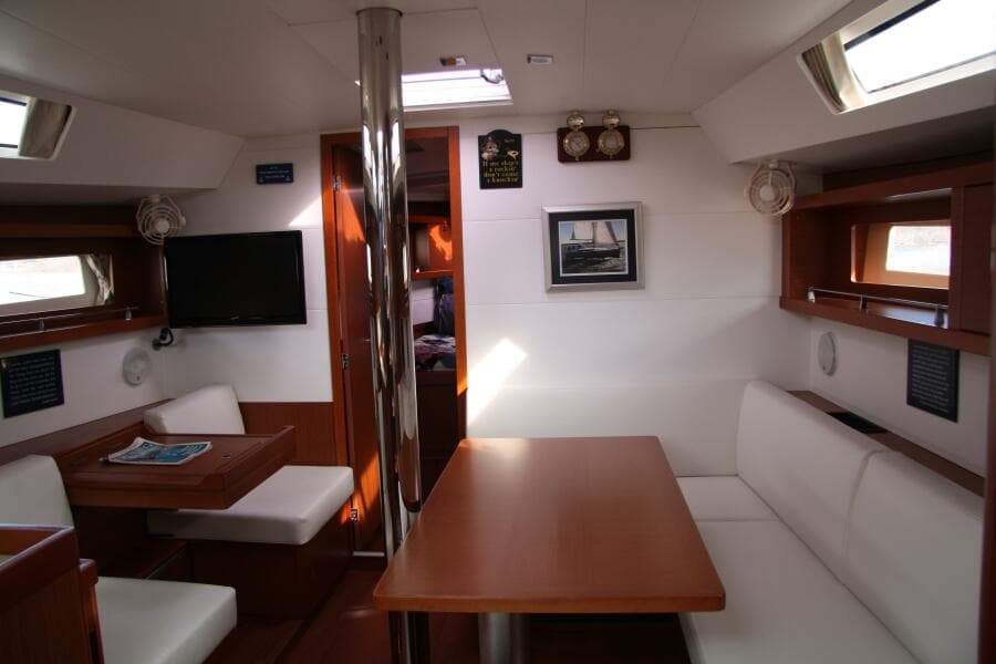 2013 Beneteau Oceanis 41 - Photo 12