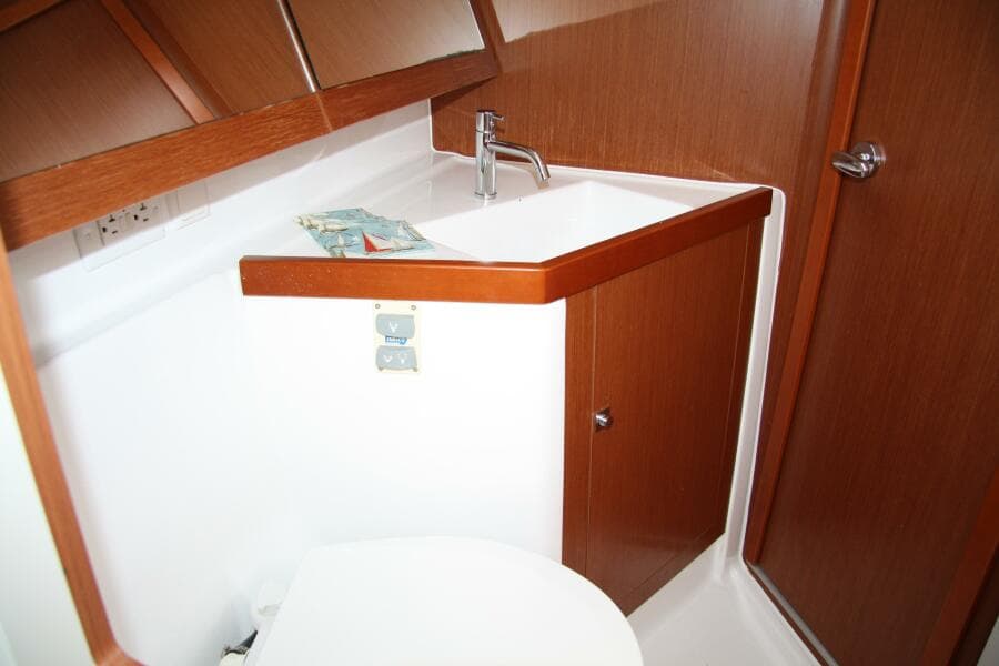 2013 Beneteau Oceanis 41 - Photo 46
